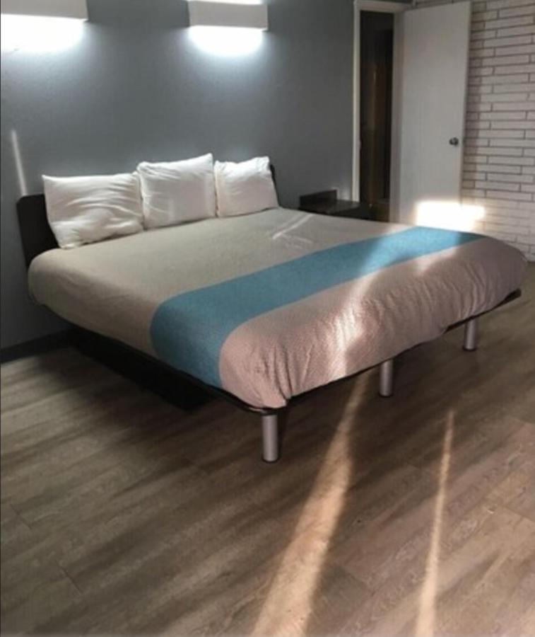 Sands Motel Ван-Хорн Экстерьер фото